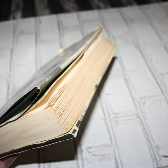 Office hours: day and night vintage book 1968 hardcover (bg) - Picture 2 of 6